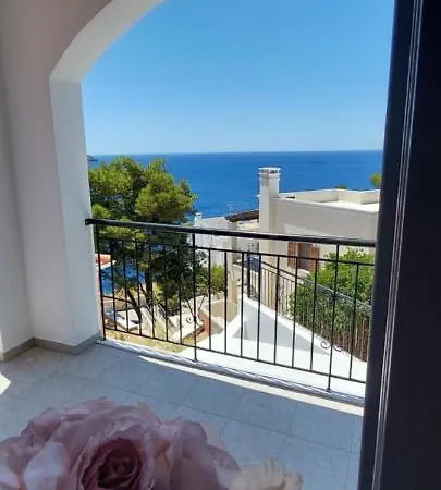 Nyaraló Three Olives House Kamári