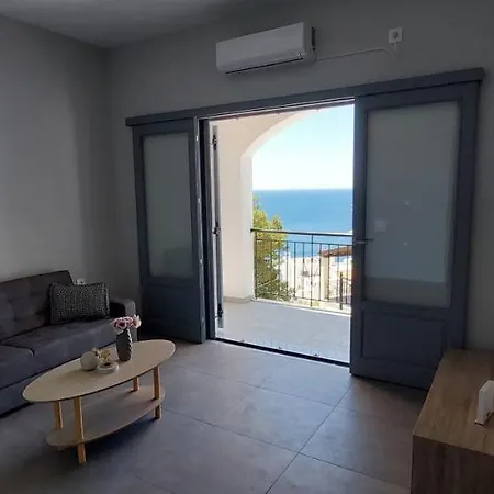 Three Olives House * Kamári